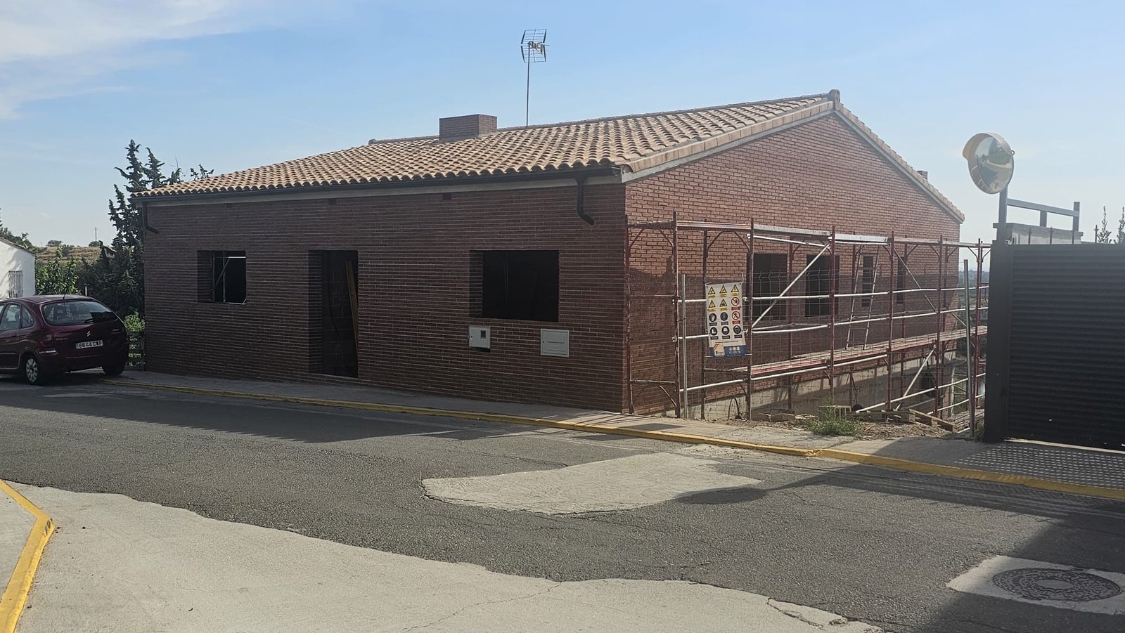 Fachada de vivienda en construcción
